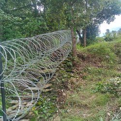 Concertina-Wire-Coil-3116931810.jpg